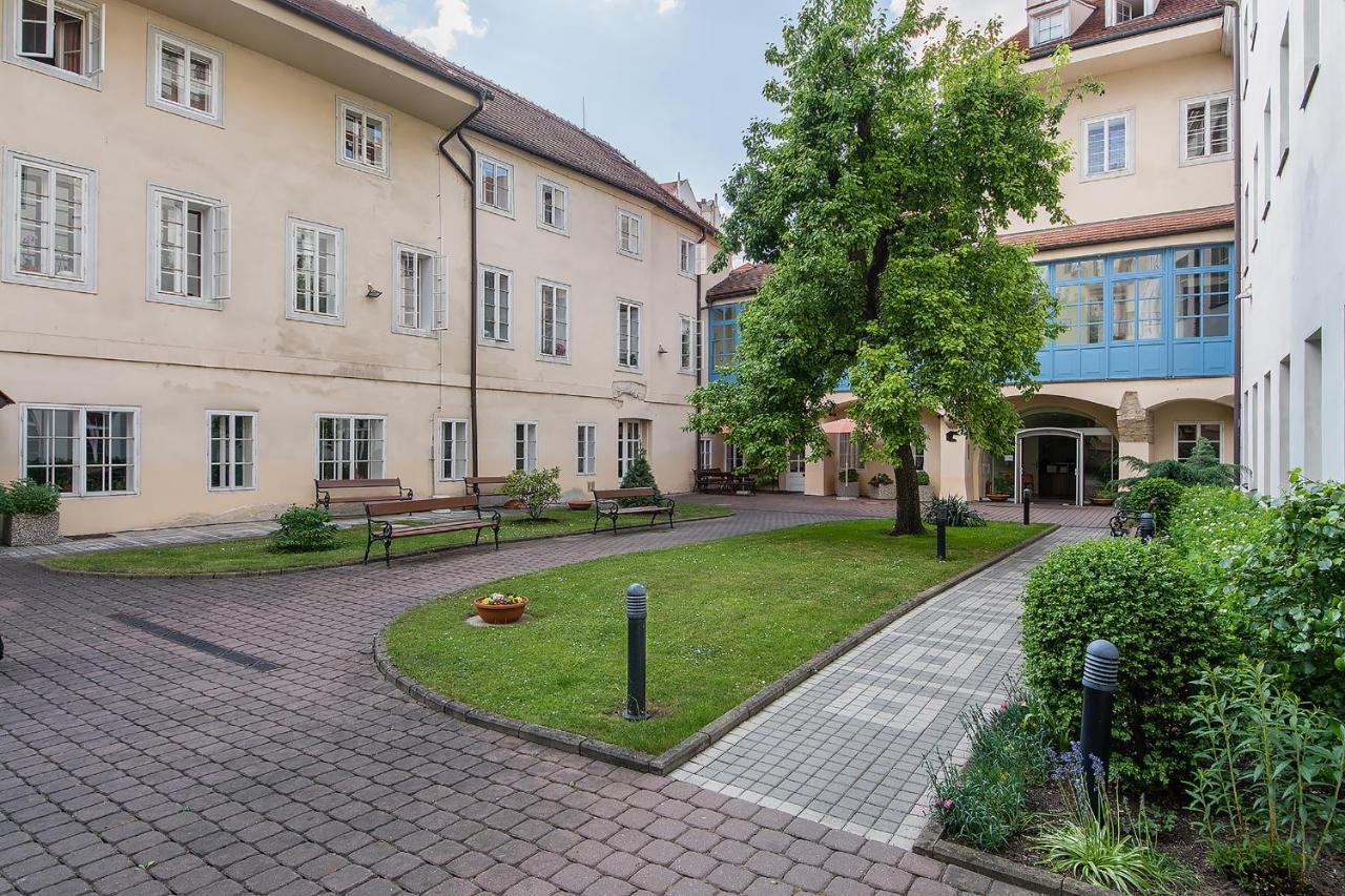 In Heart Of Prague - 2Br 2Ba Elegant Downtown Apt Extérieur photo